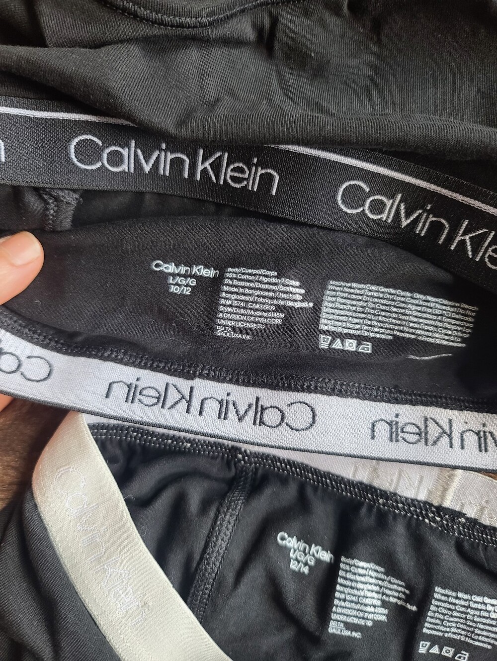 Calvin Klein Lounge Set - Picture 5 of 5